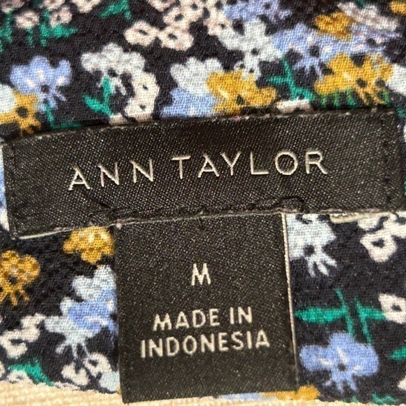 Ann Taylor Women’s Peasant S/S Flutter Navy Floral Blouse Size-M EUC - Picture 8 of 10